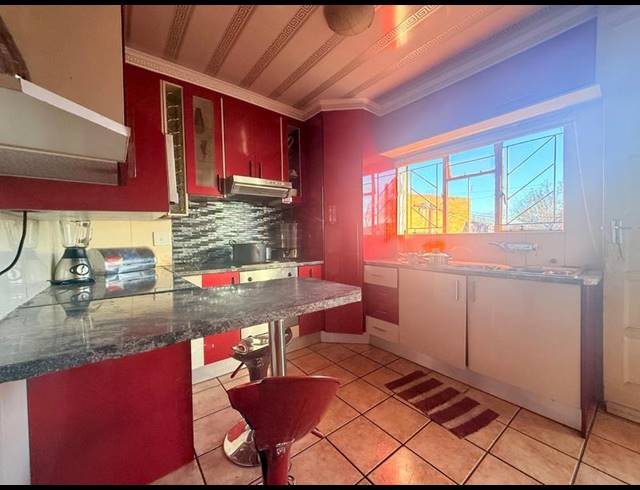 3 BEDROOM HOUSE FOR SALE IN VANDERBIJLPARK CW 5